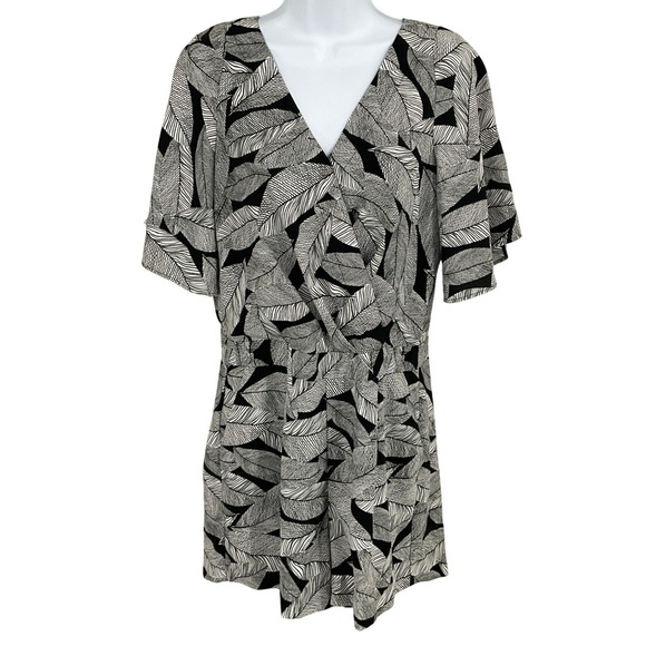LOFT Pants - LOFT Romper Womens 8P Black Leaf Print V-Neck Pocket Botanical‎ Resort Travel